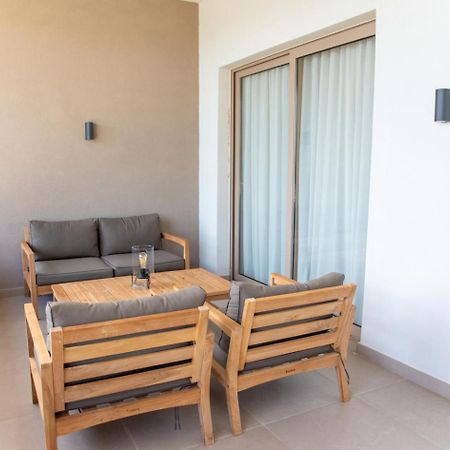 Kaiser Luxury Suites Achílleion Exteriör bild