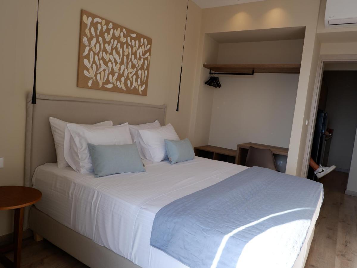 Kaiser Luxury Suites Achílleion Exteriör bild