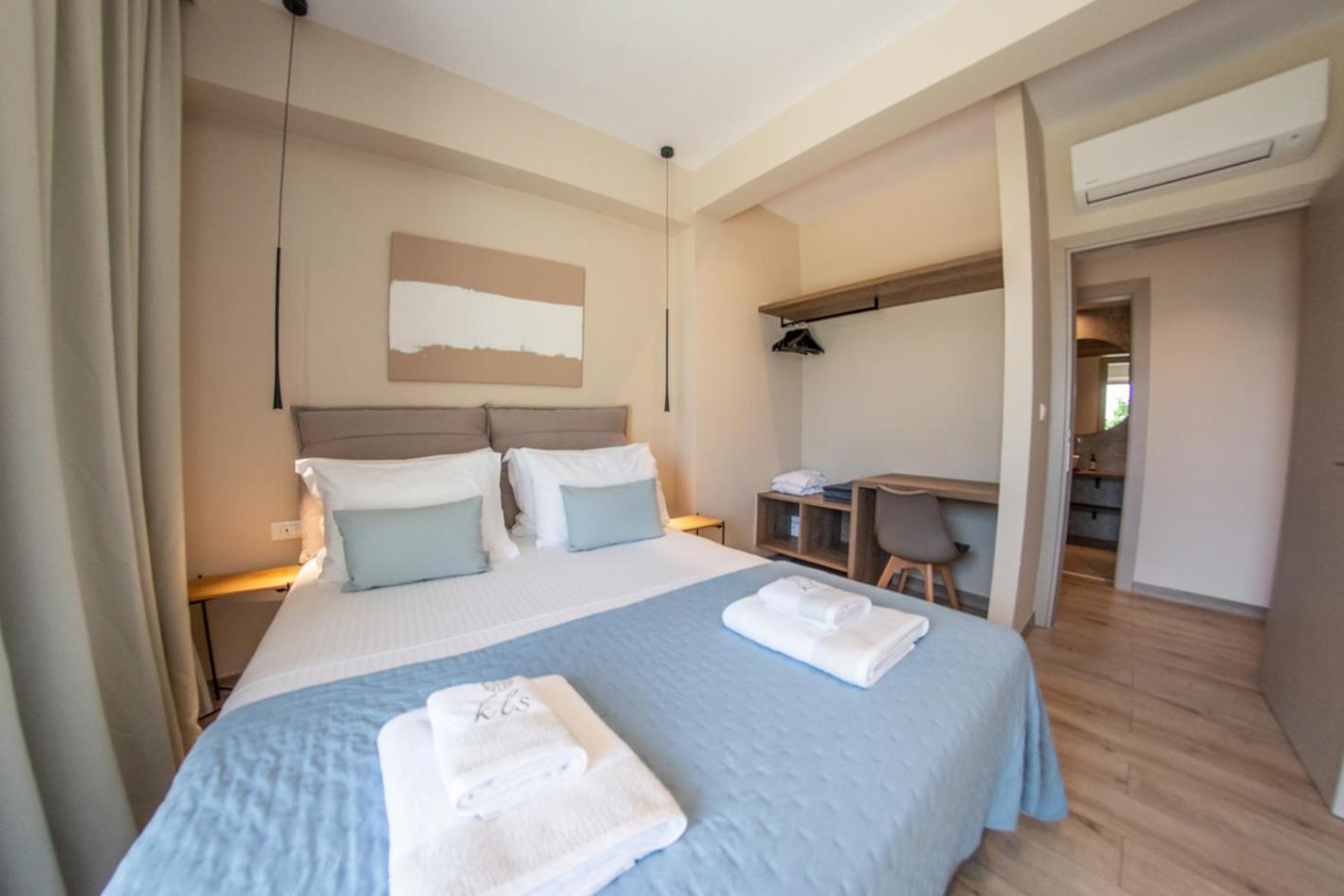 Kaiser Luxury Suites Achílleion Exteriör bild