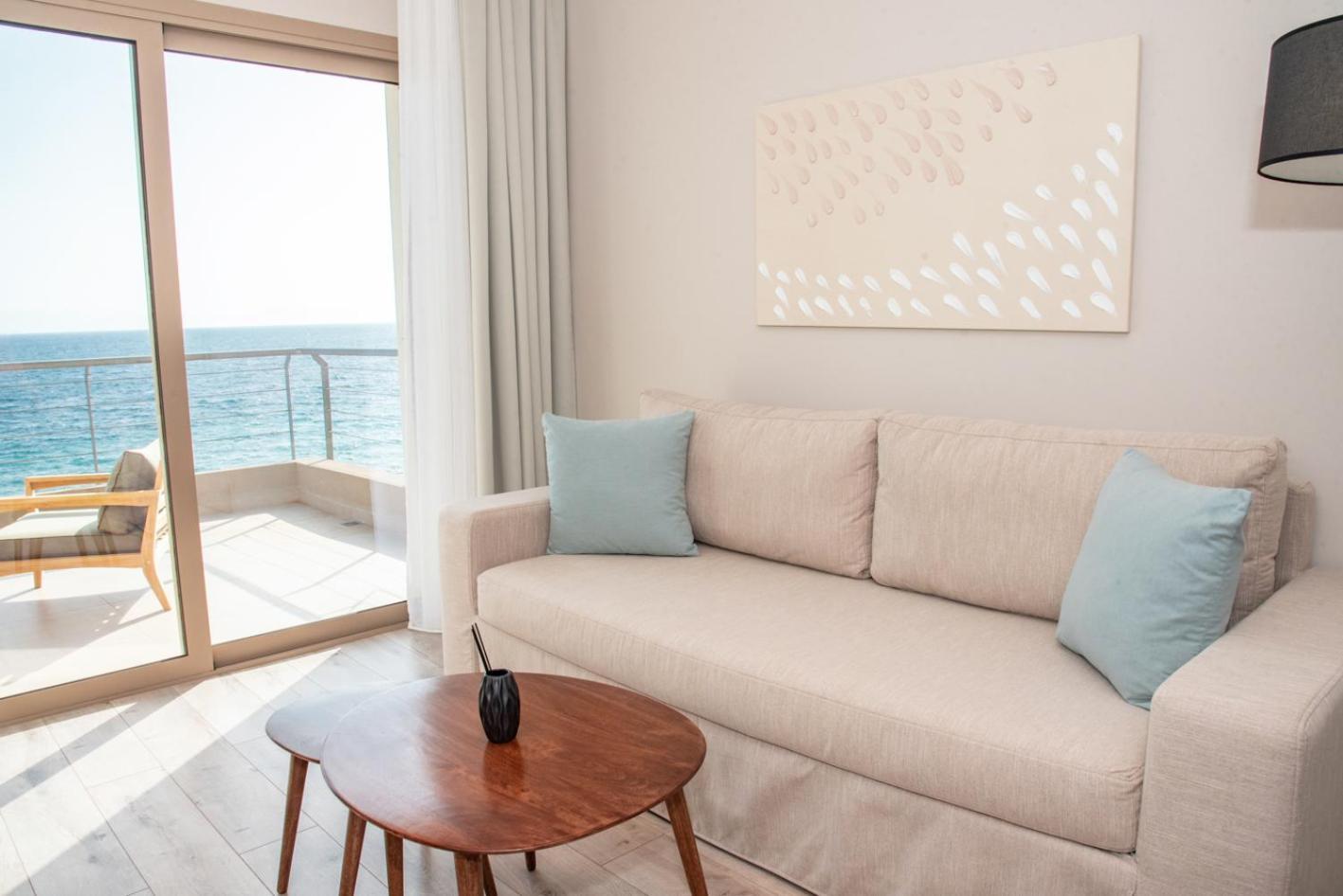 Kaiser Luxury Suites Achílleion Exteriör bild