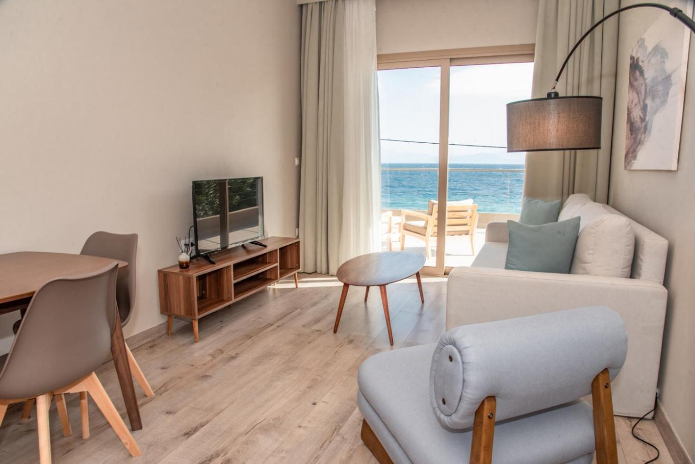 Kaiser Luxury Suites Achílleion Exteriör bild