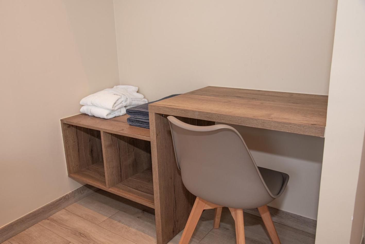 Kaiser Luxury Suites Achílleion Exteriör bild