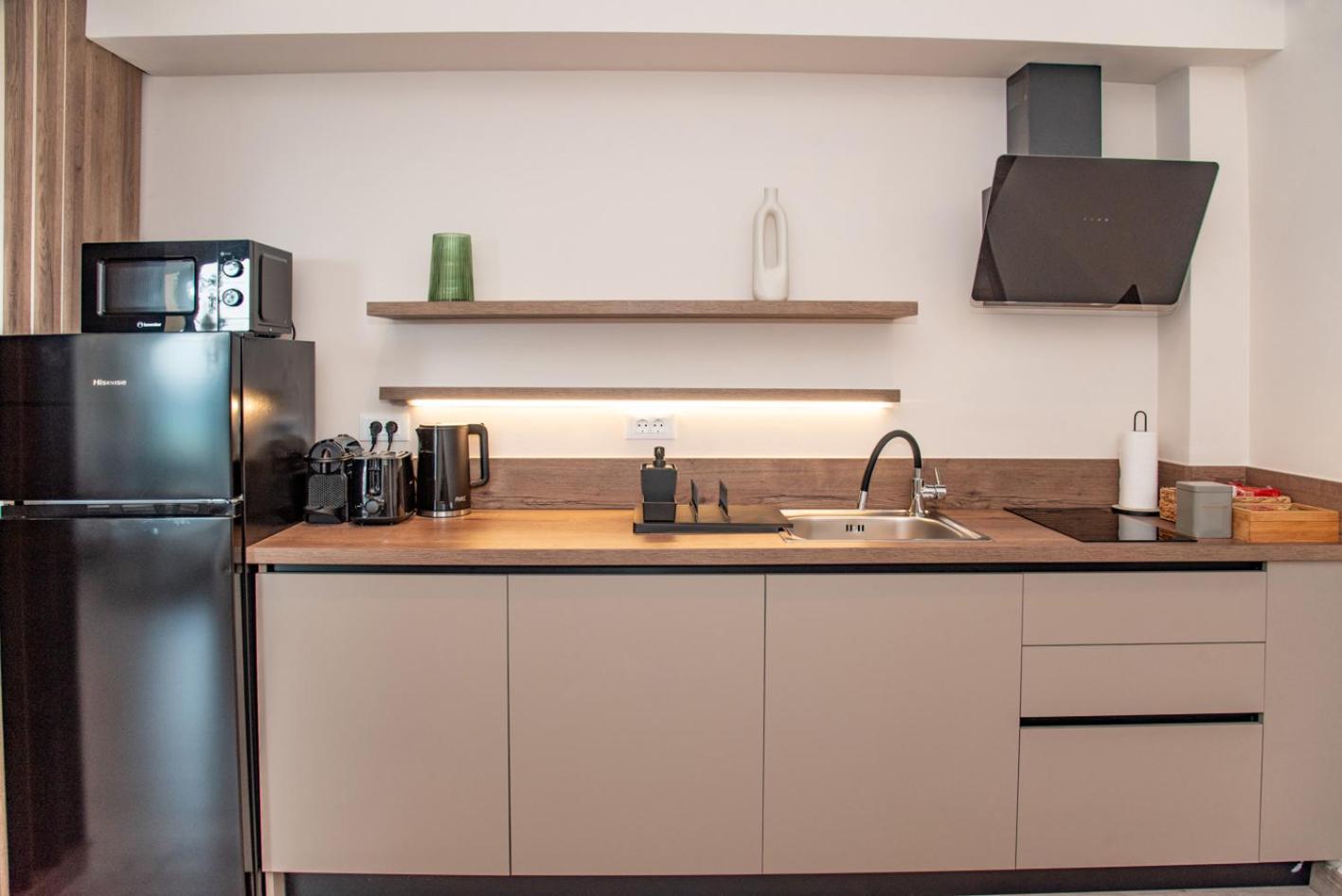Kaiser Luxury Suites Achílleion Exteriör bild