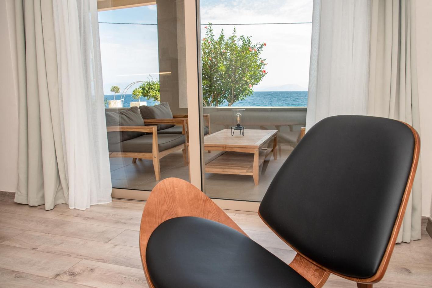 Kaiser Luxury Suites Achílleion Exteriör bild